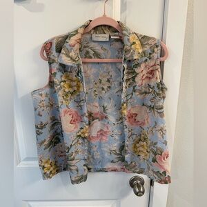 Floral sleeveless top - sz medium